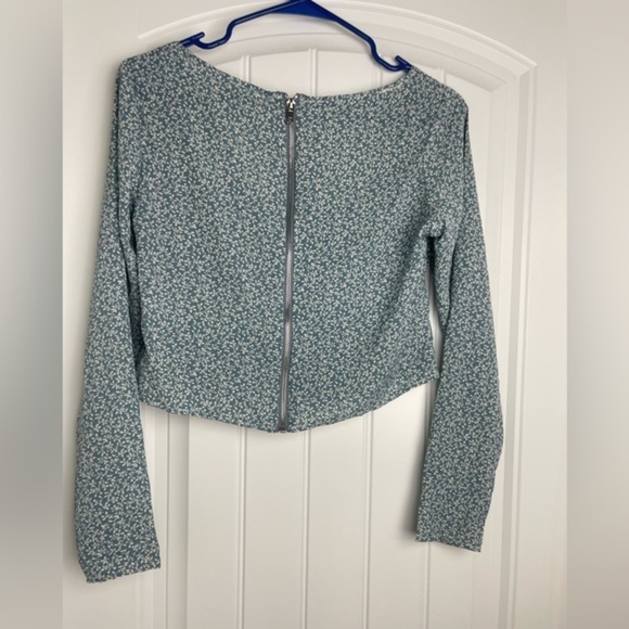 Boohoo Floral half Top - Picture 3 of 3